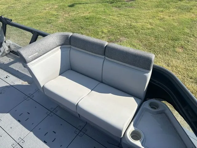 Slide: The Image of Sea-Doo Switch Cruise 21 2025 - 10