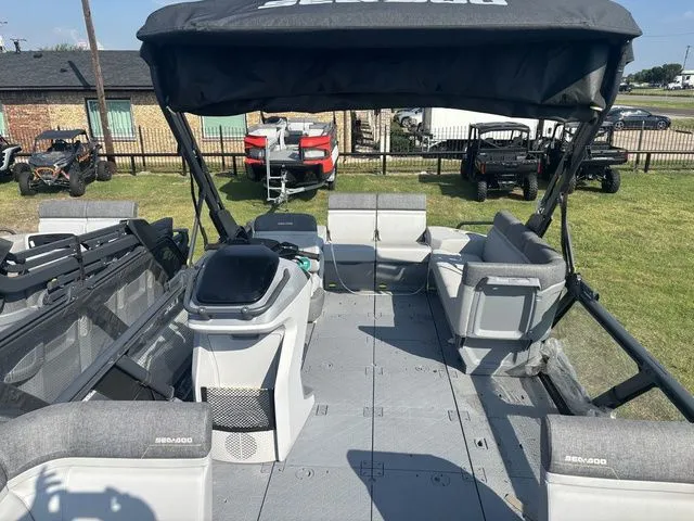 Slide: The Image of Sea-Doo Switch Cruise 21 2025 - 11