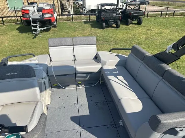 Slide: The Image of Sea-Doo Switch Cruise 21 2025 - 6