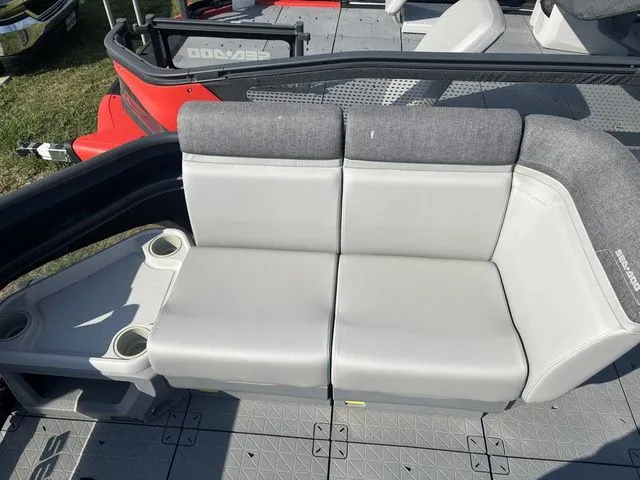 Slide: The Image of Sea-Doo Switch Cruise 21 2025 - 9