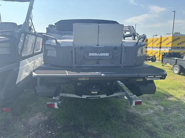 Slide: The Image of Sea-Doo Switch Sport 21 2025 - 3