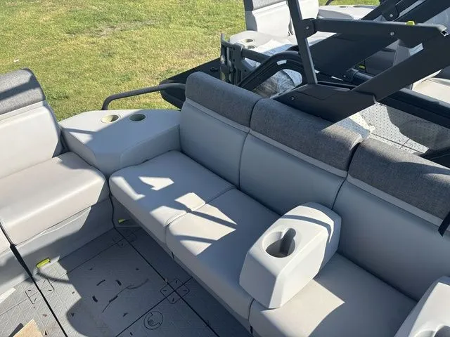 Slide: The Image of Sea-Doo Switch Sport 21 2025 - 7