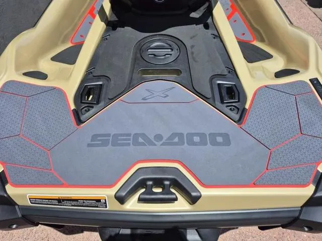 Slide: The Image of Sea-Doo RXT-X 2025 - 13
