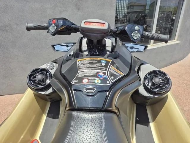 Slide: The Image of Sea-Doo RXT-X 2025 - 17