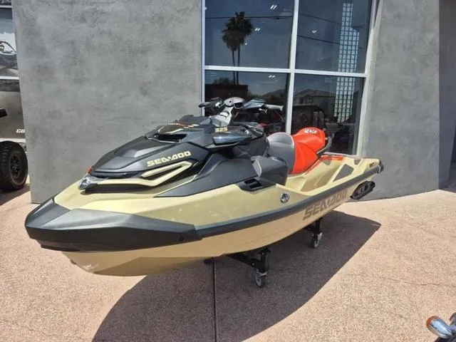 Slide: The Image of Sea-Doo RXT-X 2025 - 21