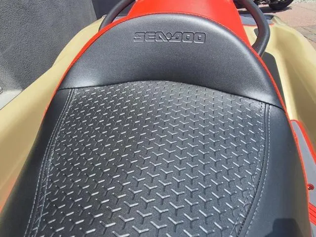 Slide: The Image of Sea-Doo RXT-X 2025 - 4