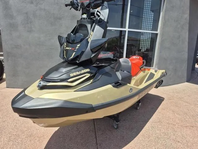 Slide: The Image of Sea-Doo RXT-X 2025 - 7