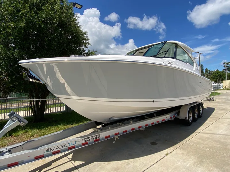 The Image of 2025 Pursuit 326 Dc - Image 1 - 1