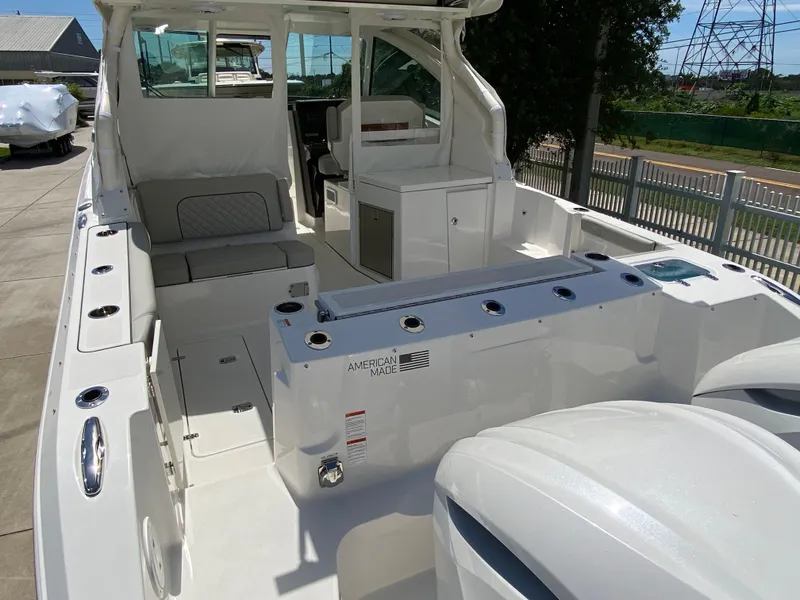 Slide: The Image of 2025 Pursuit 326 Dc - Image 10 - 10