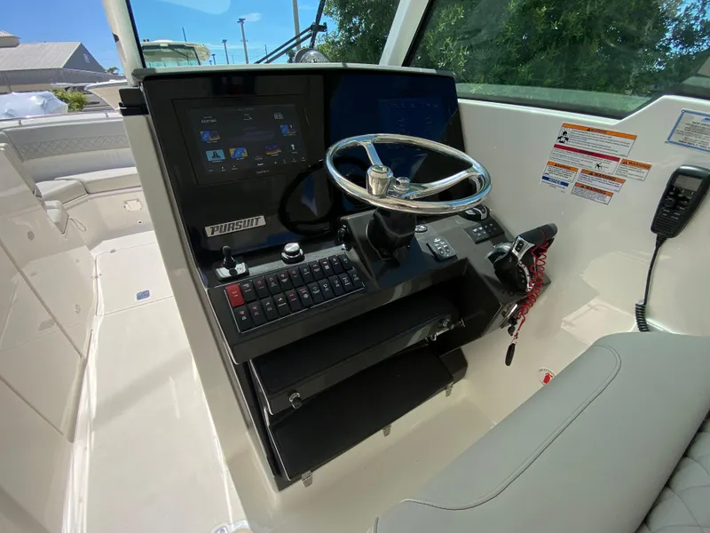 Slide: The Image of 2025 Pursuit 326 Dc - Image 38 - 38