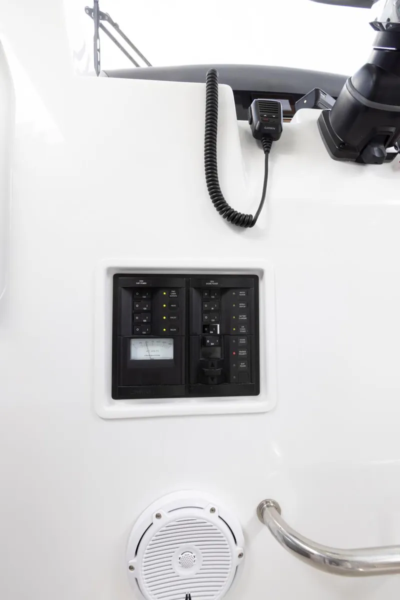 Slide: The Image of ArrowCat Flybridge Dual Helm 2023 - 64