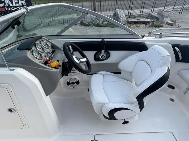 Slide: The Image of Chaparral 19 H2O Sport 2017 - 11