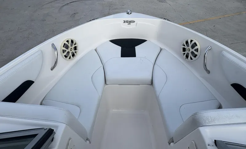 Slide: The Image of Chaparral 19 H2O Sport 2017 - 13