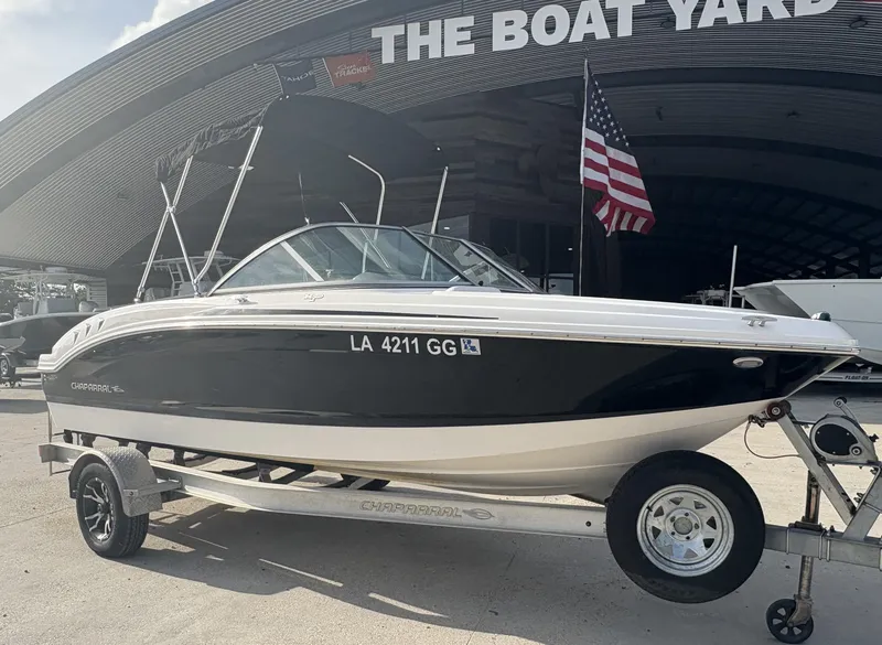 Slide: The Image of Chaparral 19 H2O Sport 2017 - 7