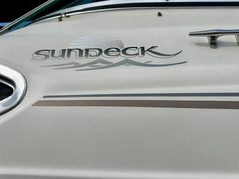 Slide: The Image of 2004 Sea Ray SUNDECK 270 boat logo and design detail. - 7
