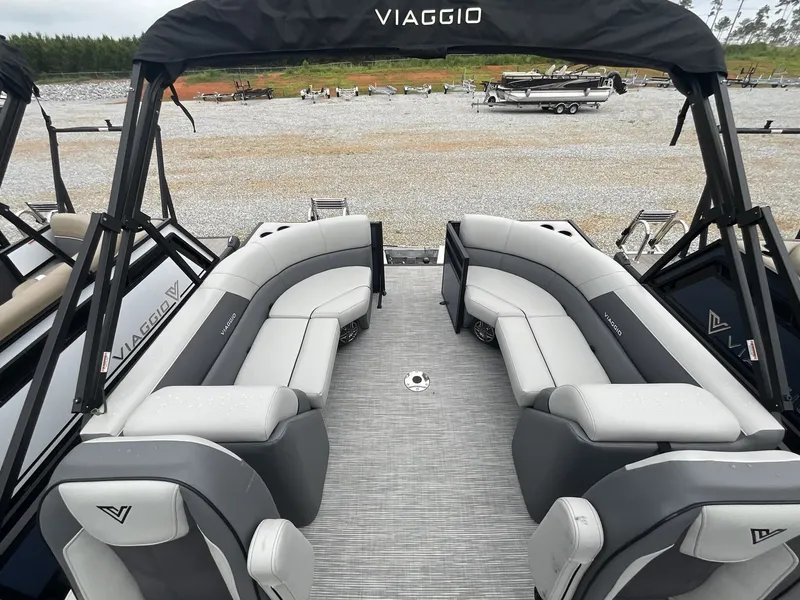 Slide: The Image of Viaggio Lago V 22U 2025 - 10