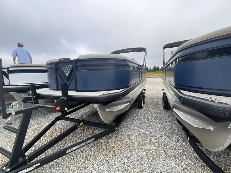 Slide: The Image of Viaggio Lago V 22U 2025 - 3