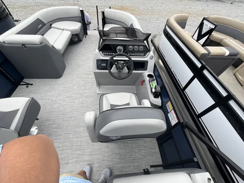 Slide: The Image of Viaggio Lago V 22U 2025 - 6