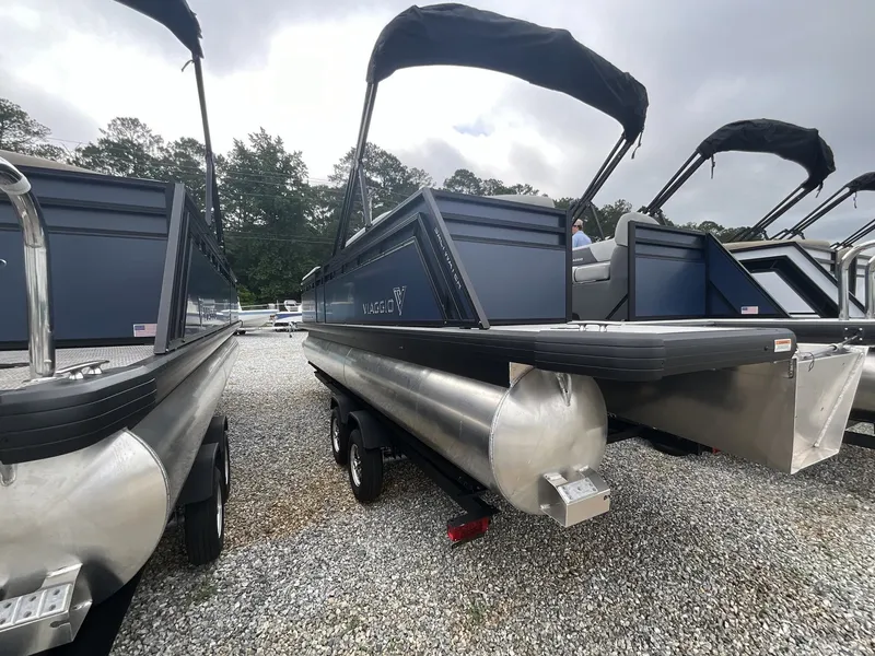 Slide: The Image of Viaggio Lago V 22U-SUZUKI 140 2025 - 5