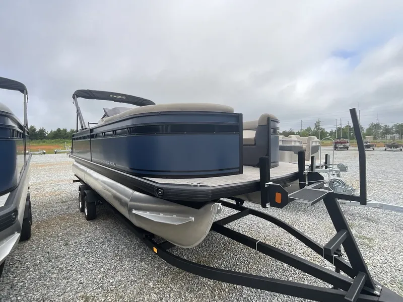 Slide: The Image of Viaggio Lago X 22U 2025 - 5