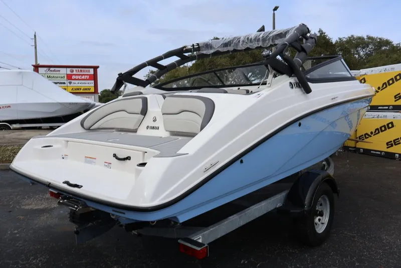 Slide: The Image of Yamaha AR190 2025 - 5