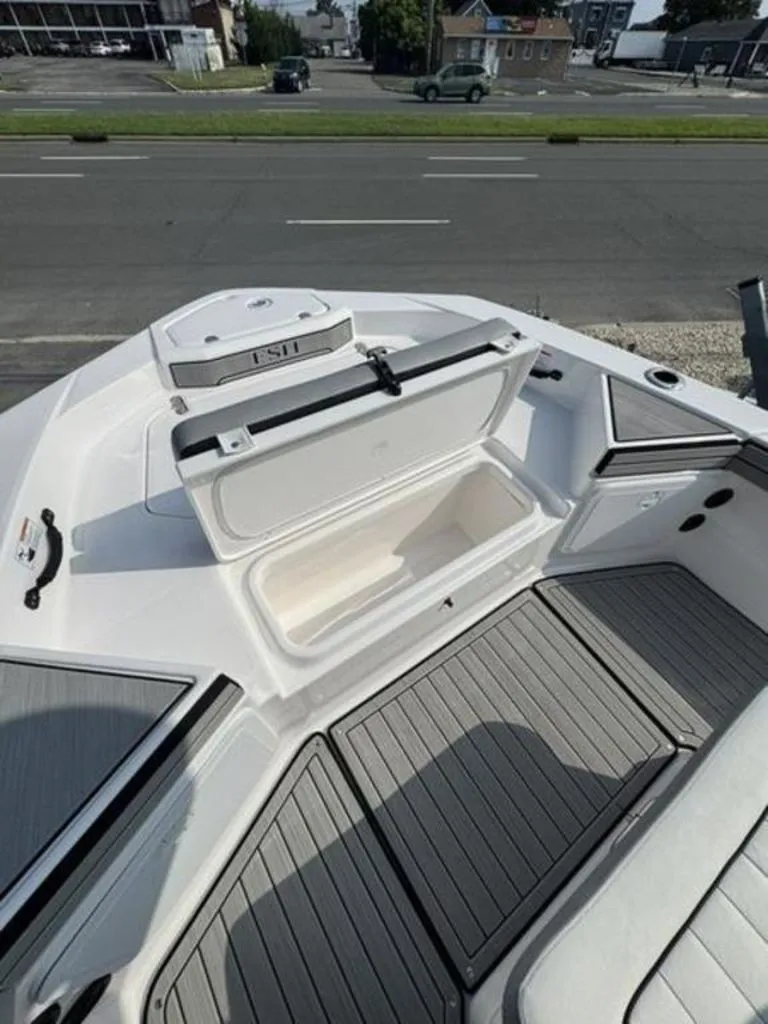 Slide: The Image of Yamaha 195 FSH Sport 2025 - 12