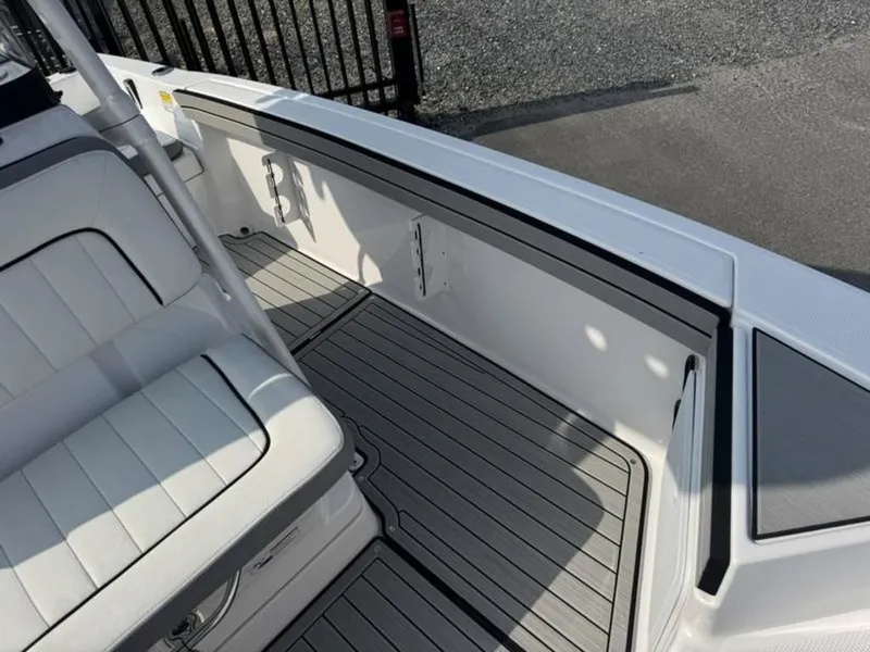 Slide: The Image of Yamaha 195 FSH Sport 2025 - 13