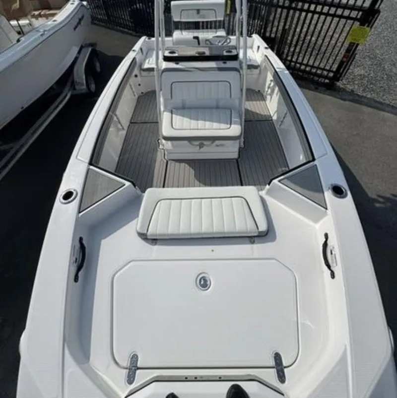 Slide: The Image of Yamaha 195 FSH Sport 2025 - 14