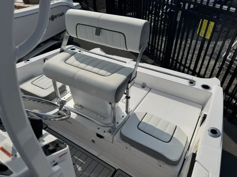 Slide: The Image of Yamaha 195 FSH Sport 2025 - 6