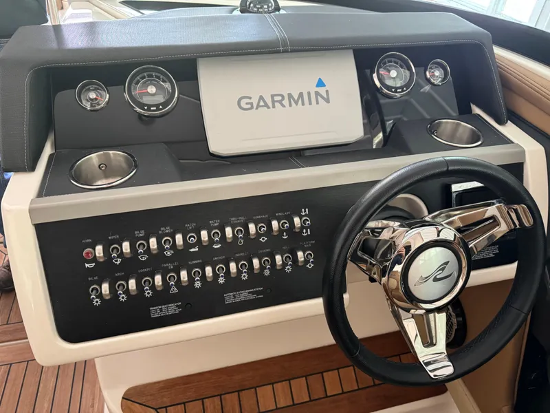 Slide: The Image of Garmin / NEW - 6