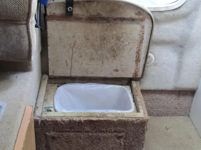 Slide: The Image of Bayliner 2452 Ciera Express XE 2001 - 15