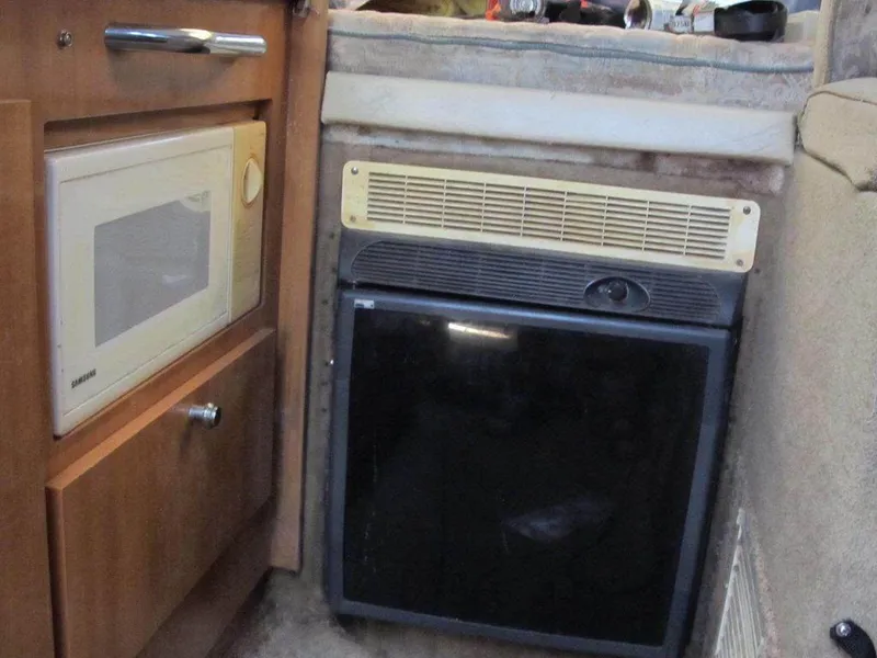 Slide: The Image of Bayliner 2452 Ciera Express XE 2001 - 9