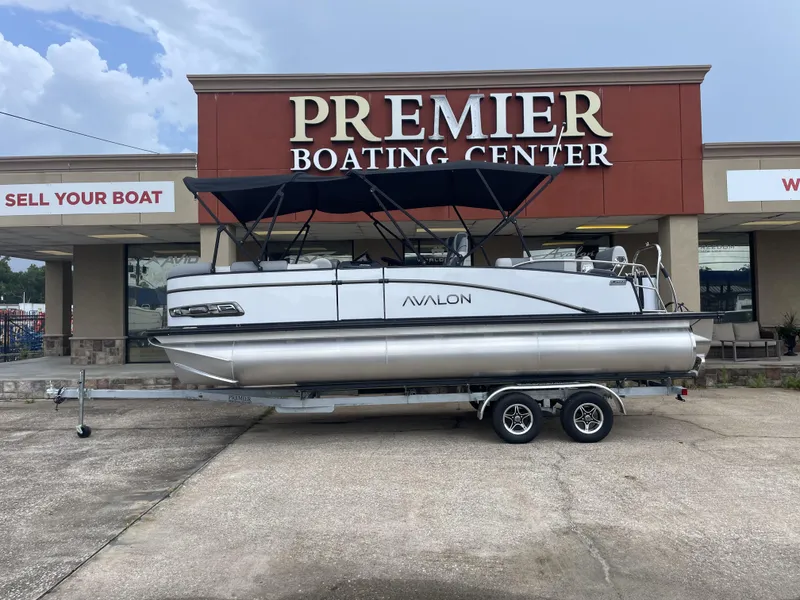 The Image of Avalon Catalina Quad Lounge Shift - 23' 2025 - 1