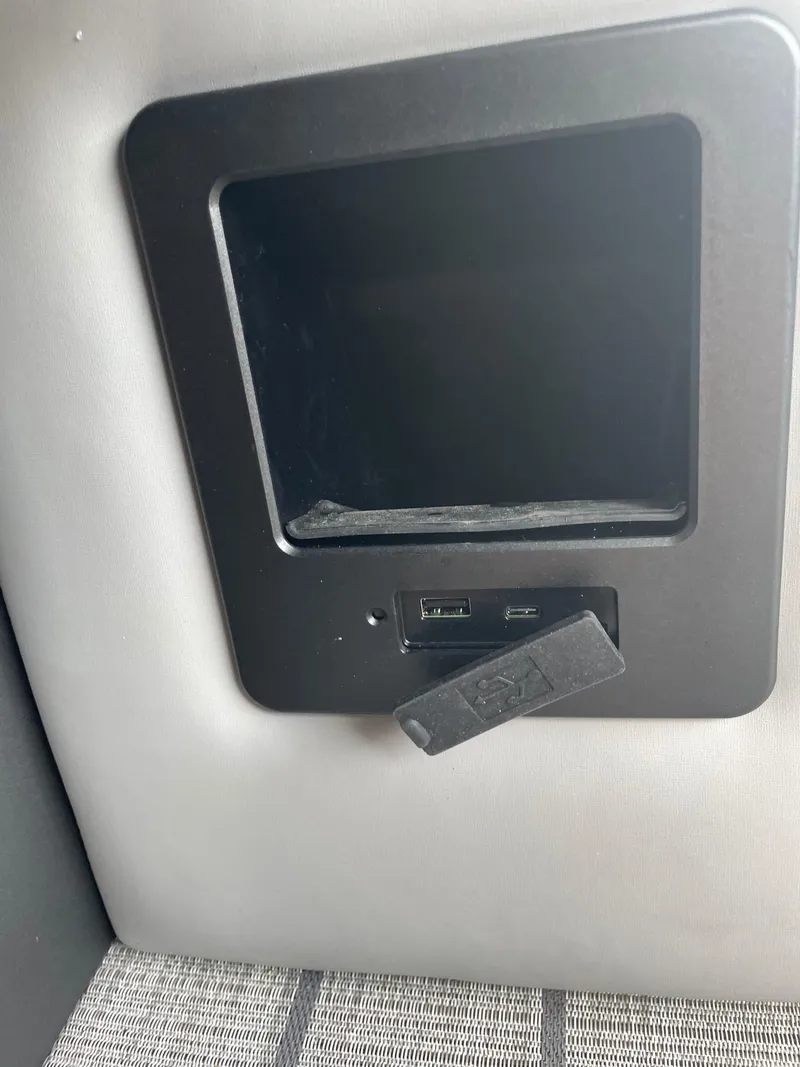 Slide: The Image of Avalon Catalina Quad Lounge Shift - 23' 2025 - 12