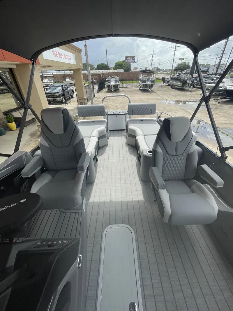 Slide: The Image of Avalon Catalina Quad Lounge Shift - 23' 2025 - 14