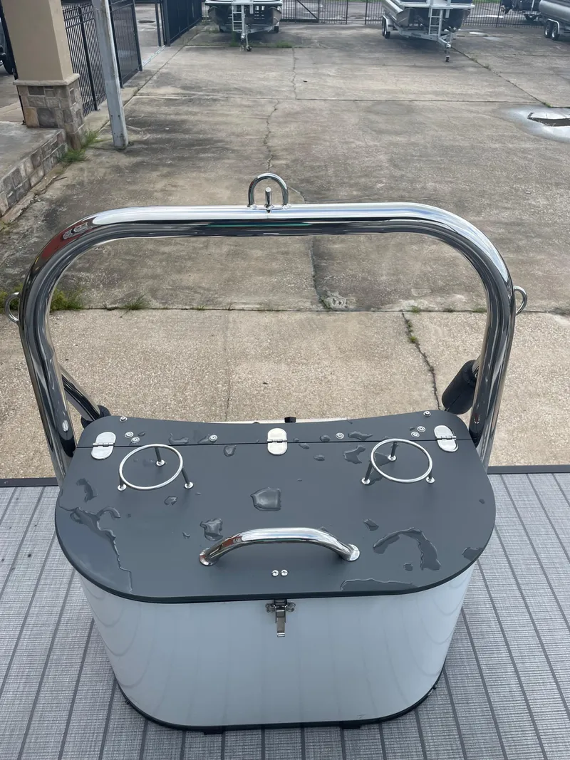 Slide: The Image of Avalon Catalina Quad Lounge Shift - 23' 2025 - 29