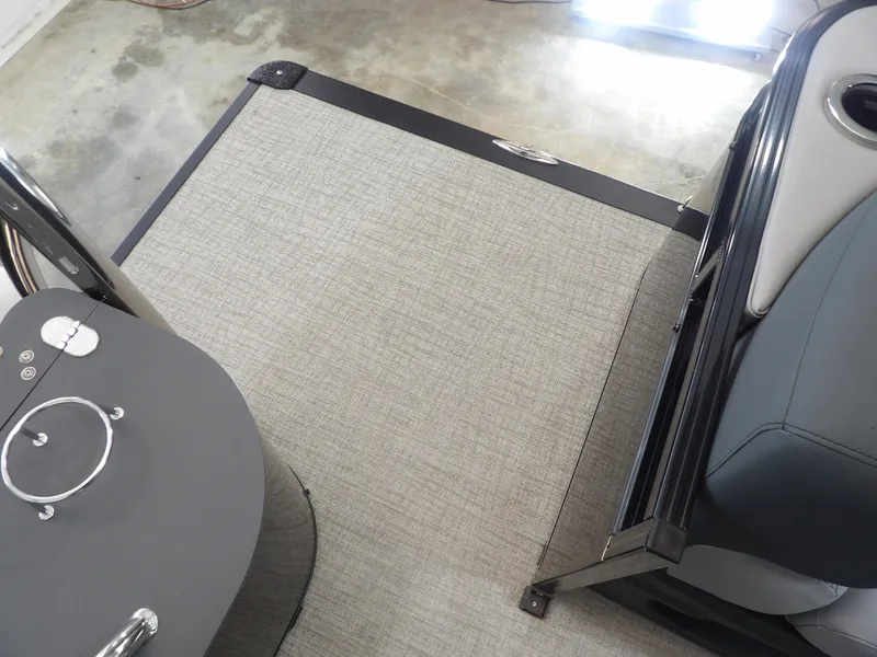 Slide: The Image of Avalon LSZ Quad Lounge - 23' 2025 - 23