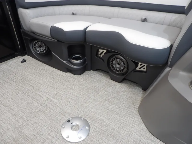 Slide: The Image of Avalon LSZ Quad Lounge - 23' 2025 - 27