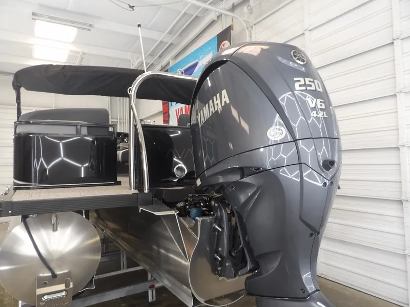 Slide: The Image of Avalon LSZ Quad Lounge - 23' 2025 - 7