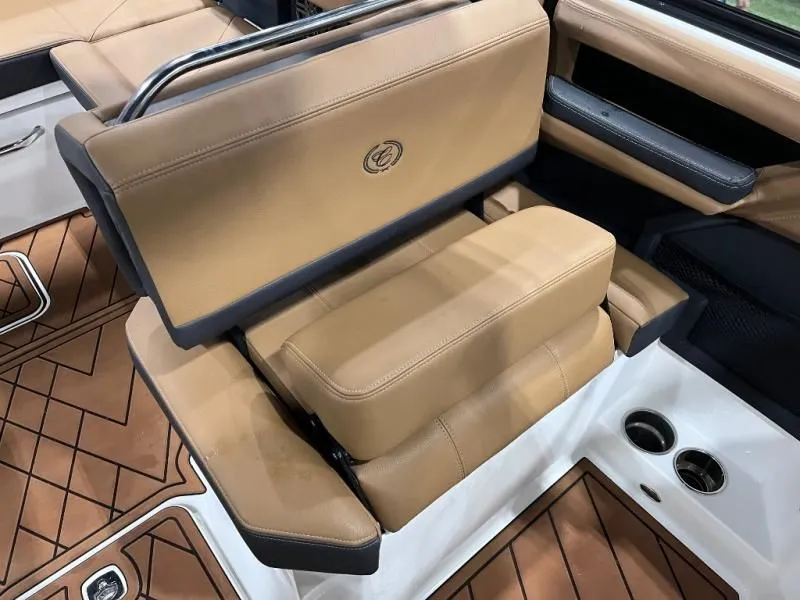 Slide: The Image of R Series R6 2025 - 20