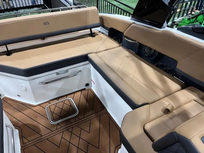 Slide: The Image of R Series R6 2025 - 21