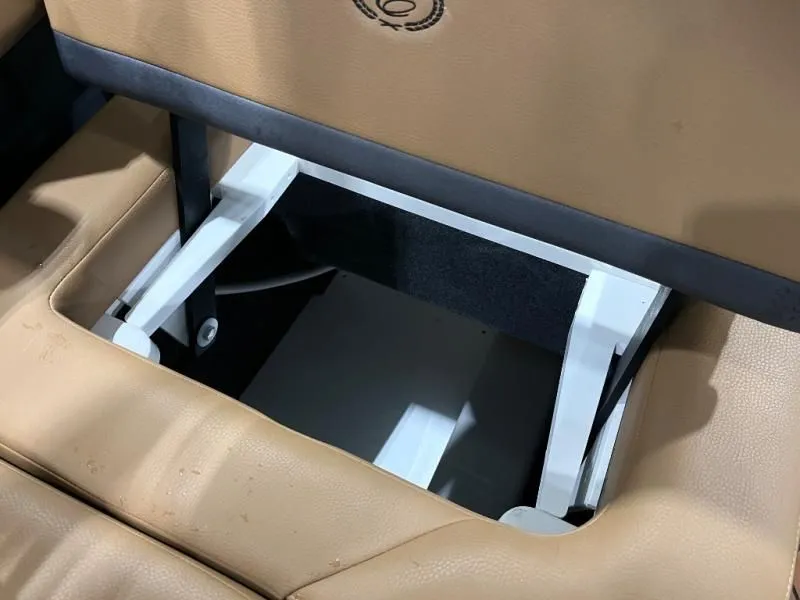 Slide: The Image of R Series R6 2025 - 22