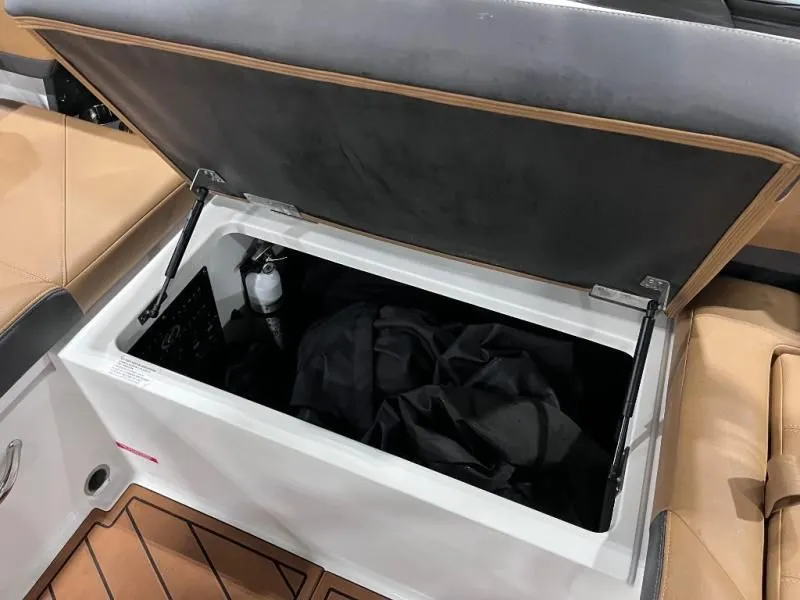 Slide: The Image of R Series R6 2025 - 23