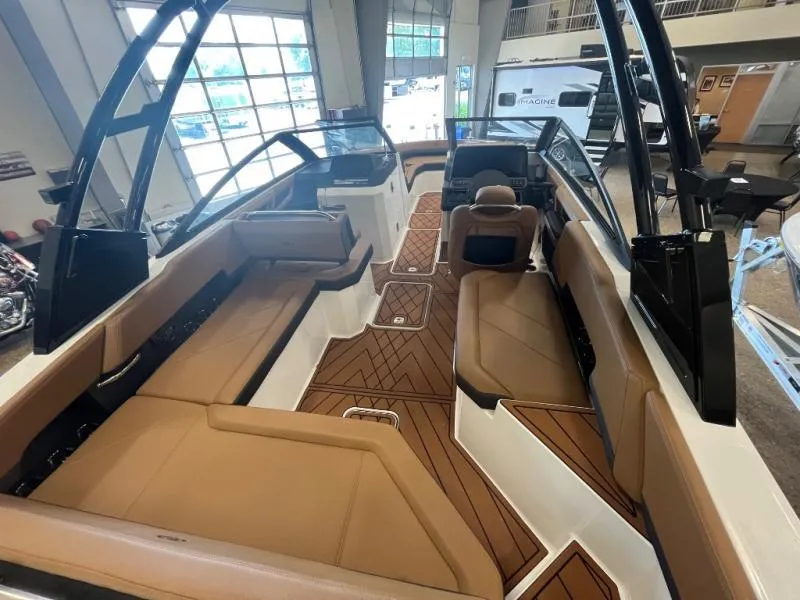 Slide: The Image of R Series R6 2025 - 5