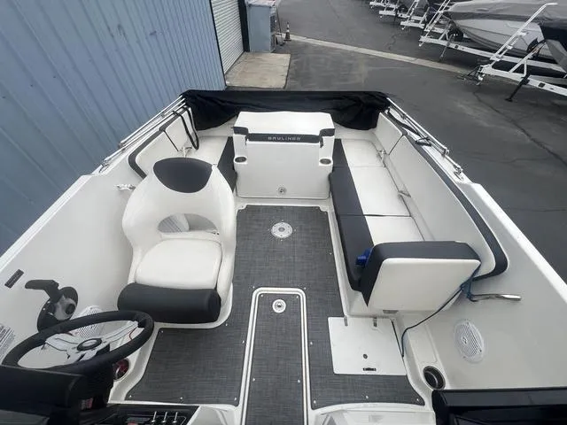 Slide: The Image of Bayliner VR4 BOWRIDER 2021 - 10