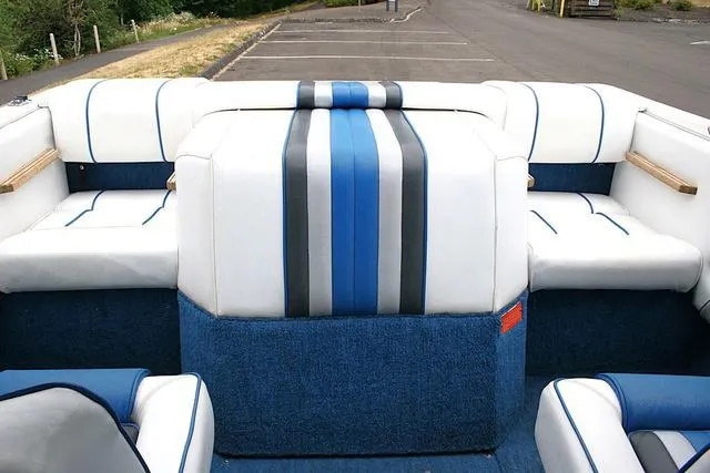 Slide: The Image of Sea Ray 180 Bow Rider 1990 - 9