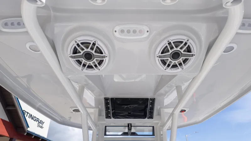 Slide: The Image of Tidewater 232 CC Adventure 2025 - 11