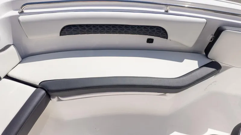 Slide: The Image of Tidewater 232 CC Adventure 2025 - 18