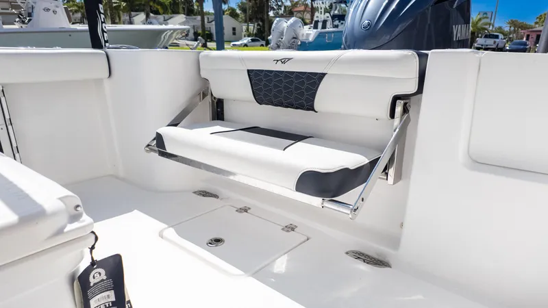 Slide: The Image of Tidewater 232 CC Adventure 2025 - 8