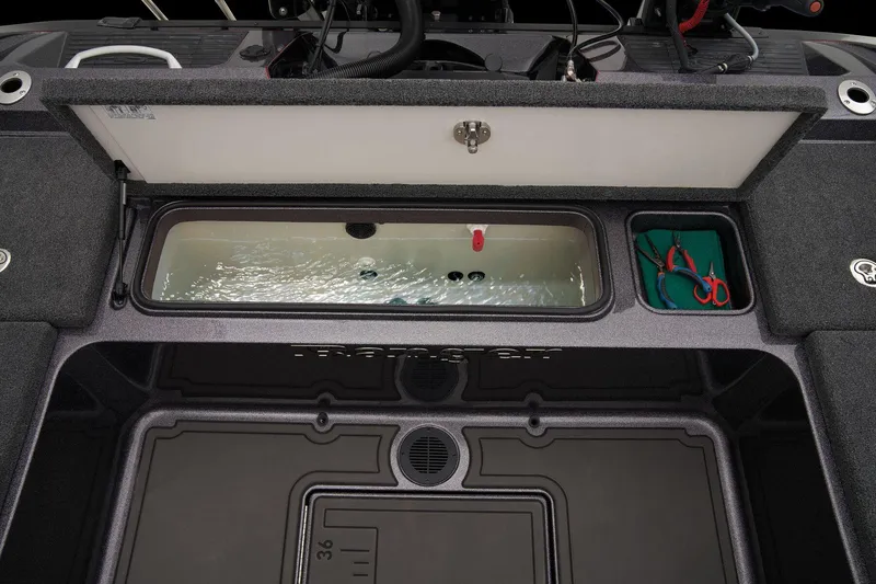 Slide: The Image of Ranger 621FS Pro 2025 - 64